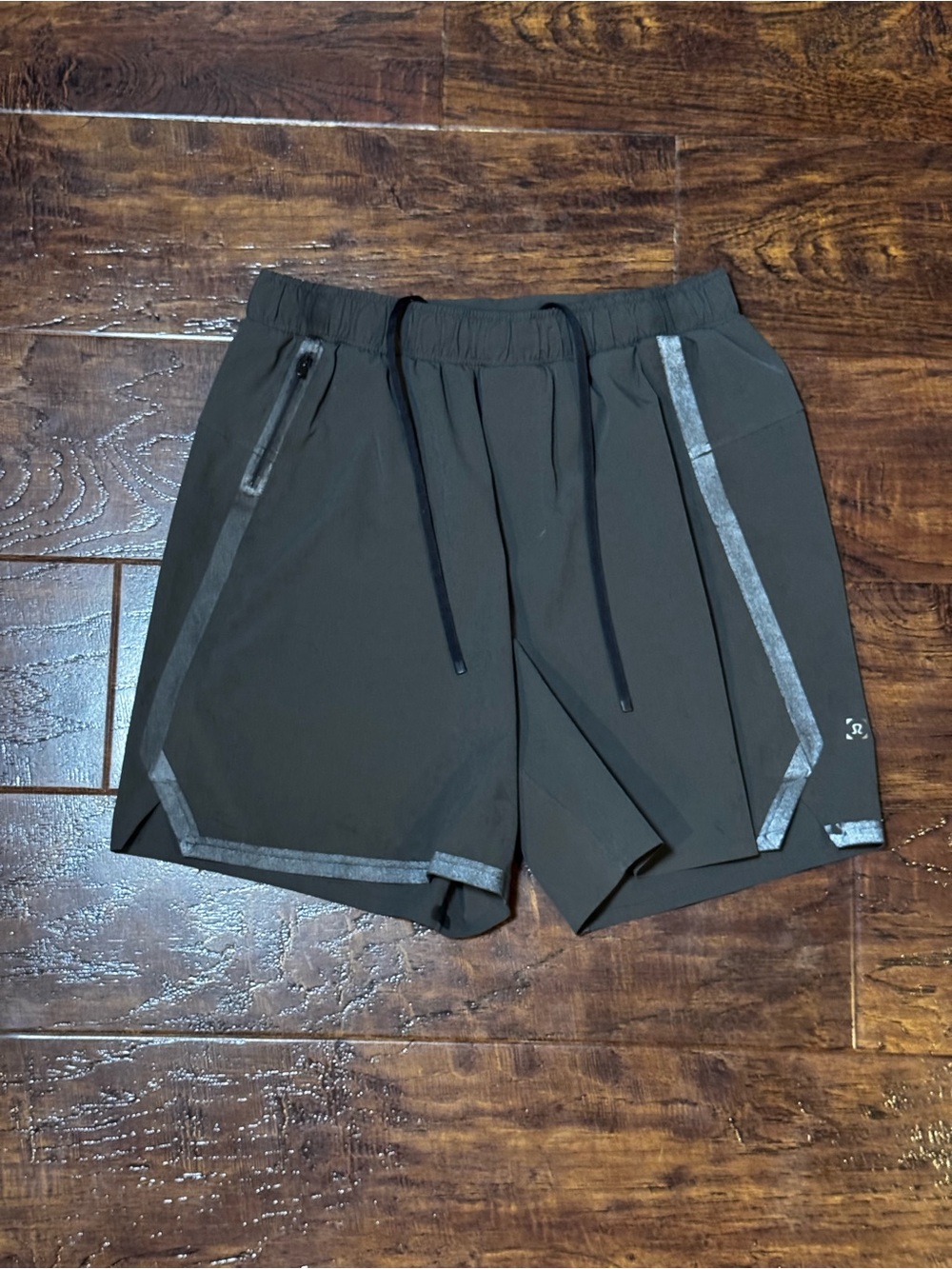 Lululemon Surge Short 6" Graphite Grey Size Small